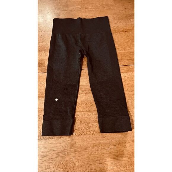 Lululemon All In Pant Seamless Cropped Leggings olive Green SZ XS - Picture 1 of 8